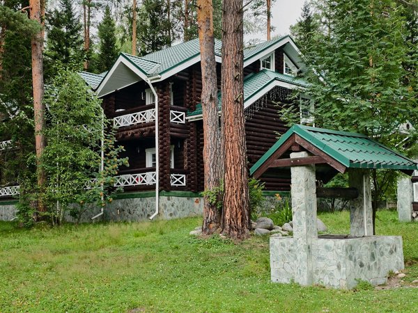 Peut-on trouver une maison de vacances en Bretagne avec des cours de cuisine et des balades en bord de mer?